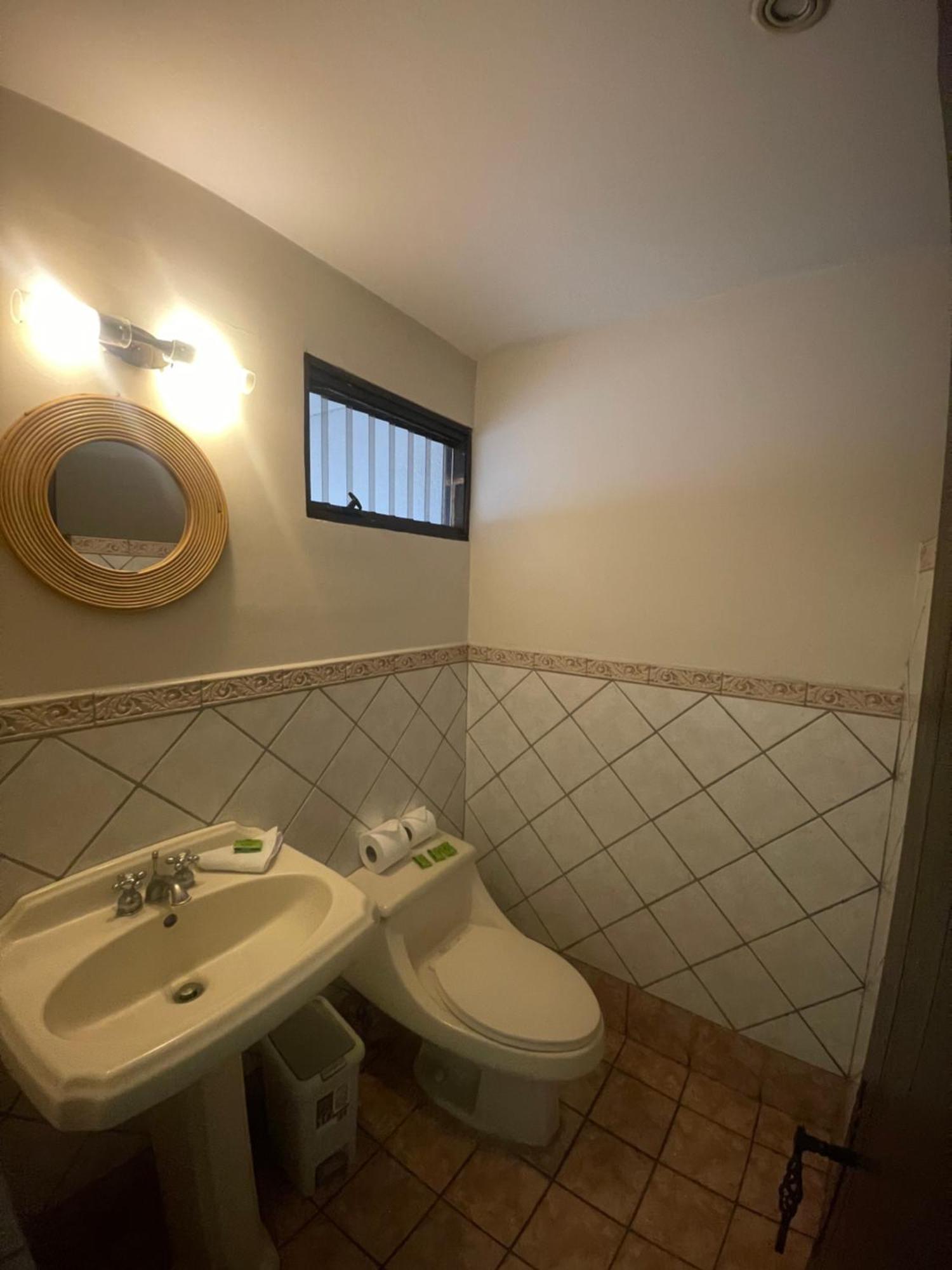 Hotel 1915 Inn & Suites Alajuela Bagian luar foto