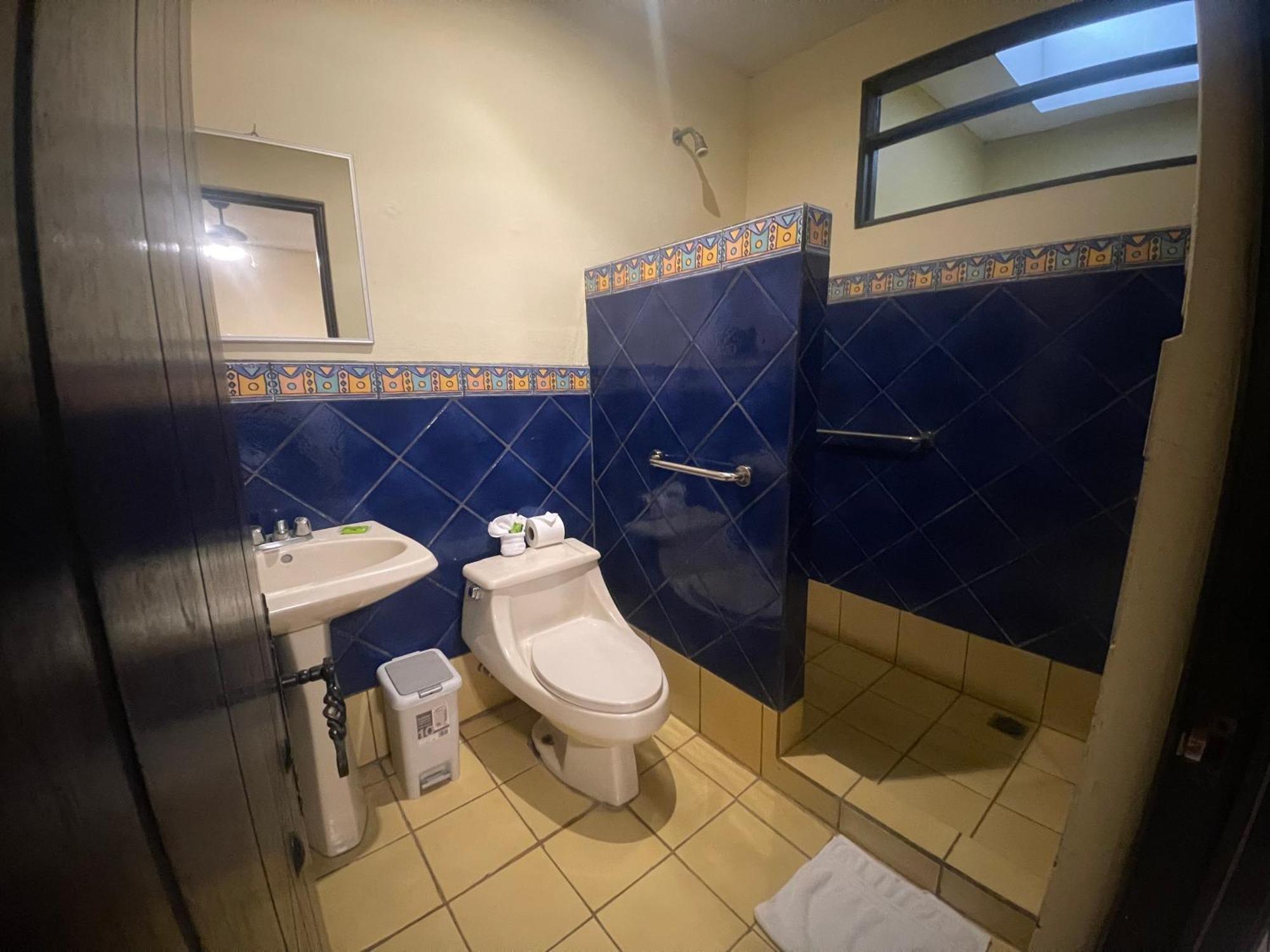 Hotel 1915 Inn & Suites Alajuela Bagian luar foto