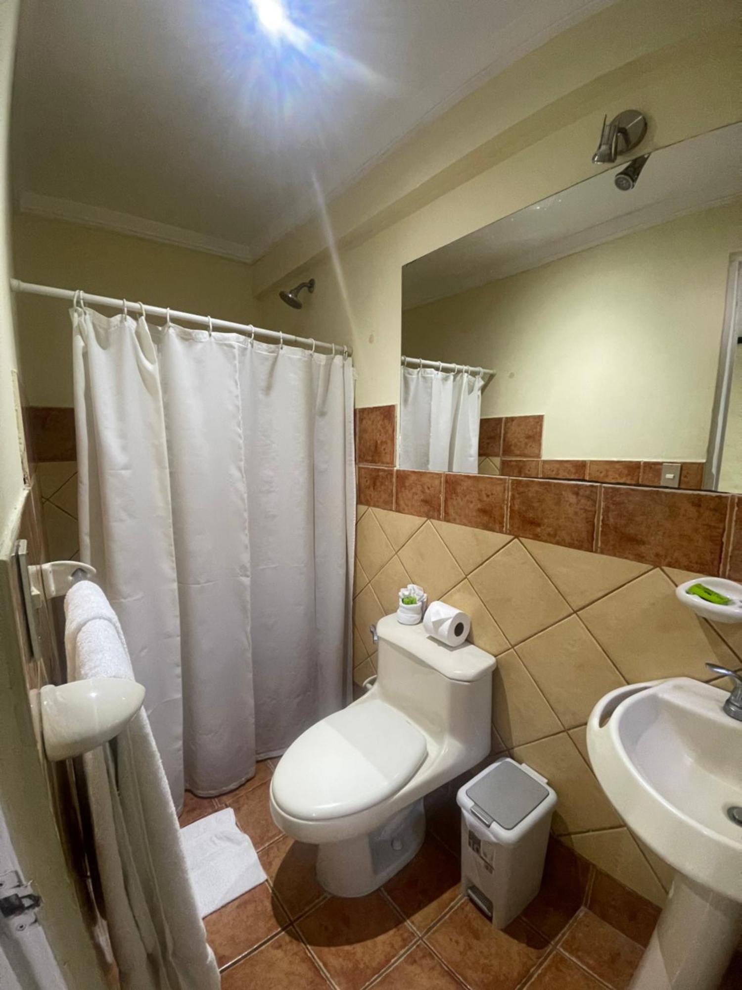 Hotel 1915 Inn & Suites Alajuela Bagian luar foto