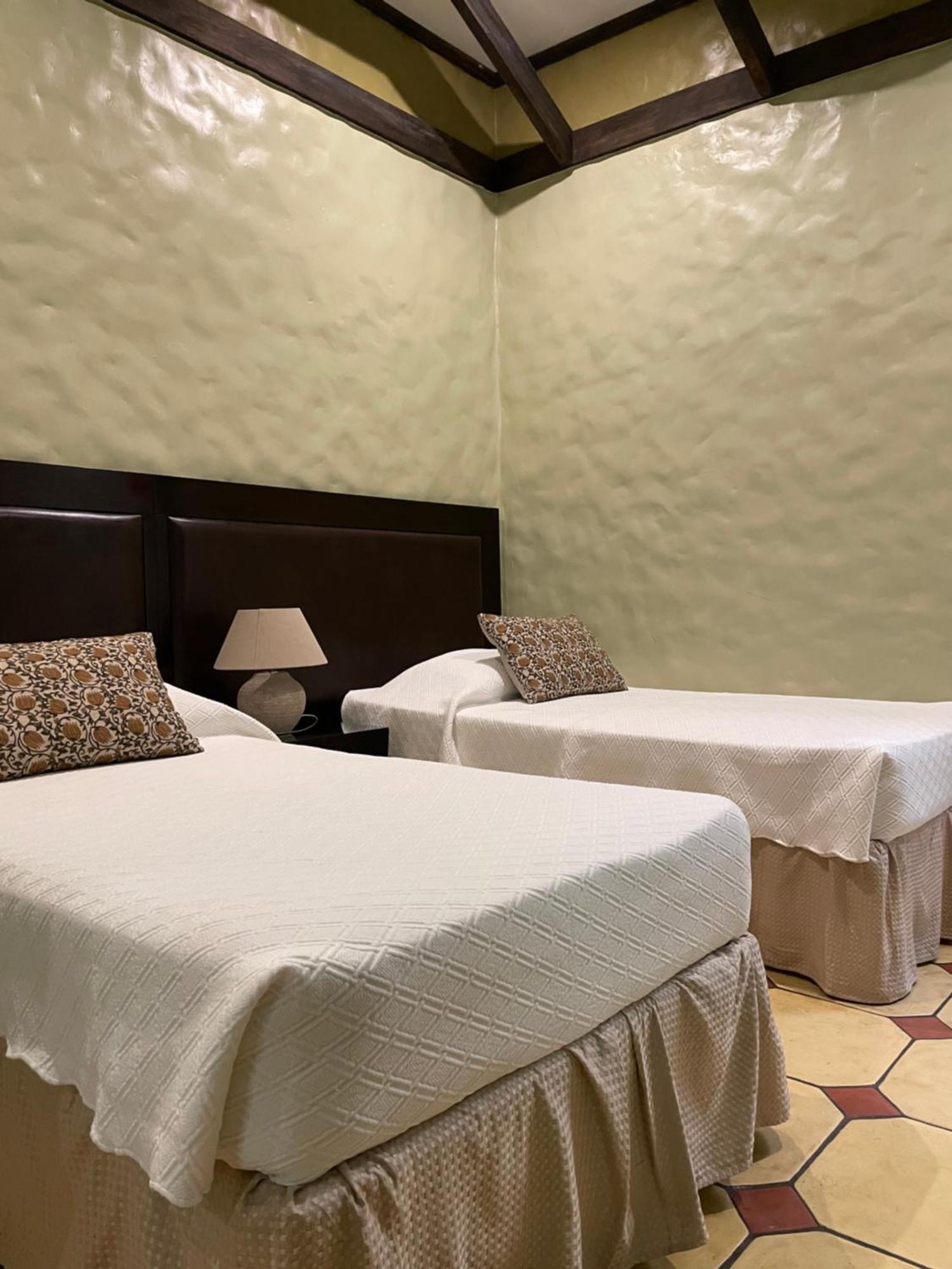 Hotel 1915 Inn & Suites Alajuela Bagian luar foto